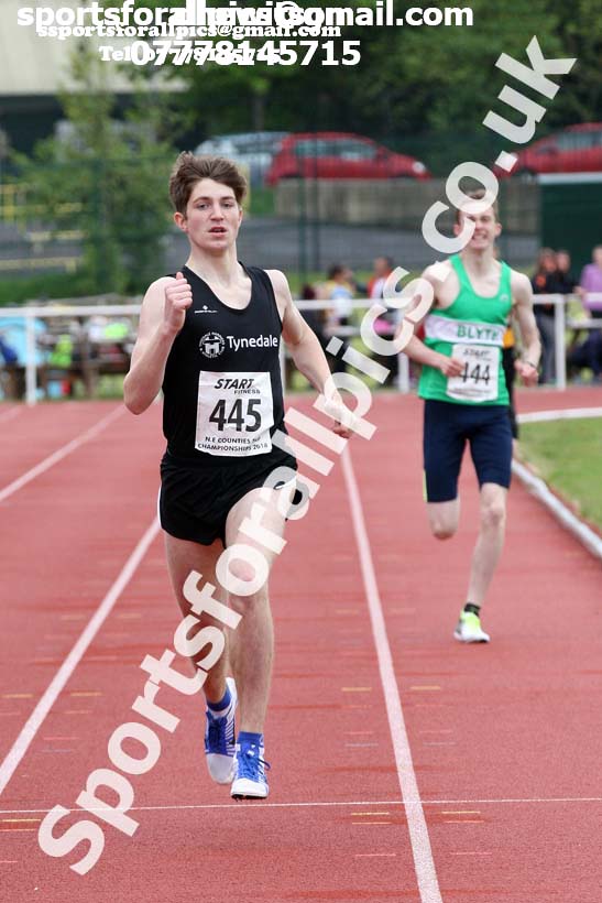 Mens under-17 800 metres, North Eastern Track and Fields Champs., Middlesbrough. Photo: David T. Hewitson/Sports for All Pics